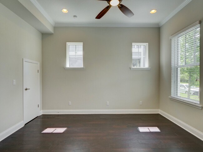 Building Photo - 9077 Neher St