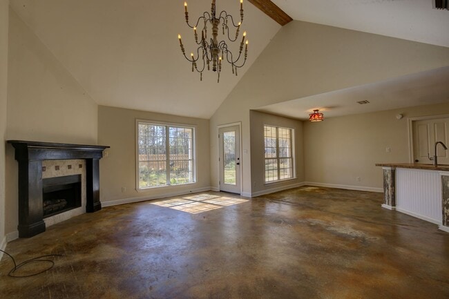 Building Photo - Hawthorne Glenn Fairhope!