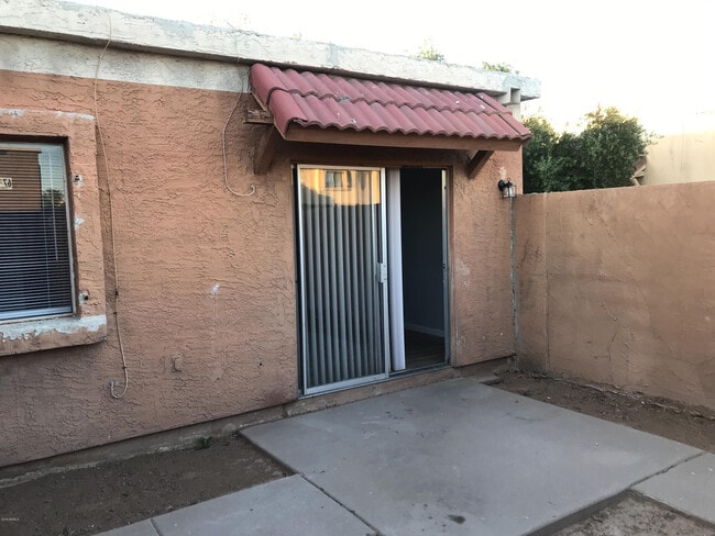 Building Photo - 4410 E Pueblo Ave