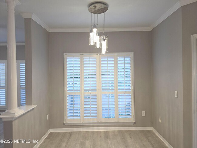 Building Photo - 7800 Point Meadows Dr