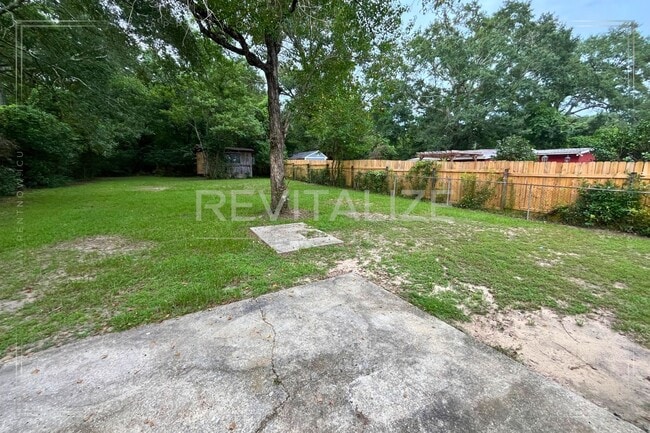 Building Photo - Move-in Ready 3 Bed 1 Bath Home!