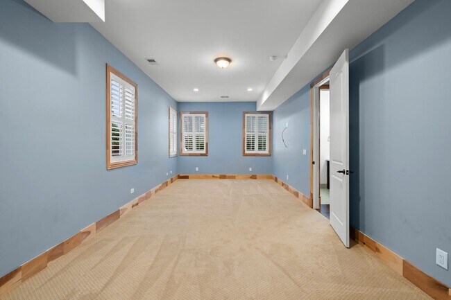 Building Photo - 444 Wild Elm St