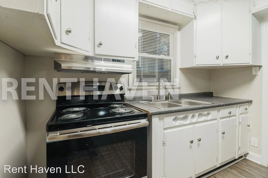 Building Photo - 209 Peachtree Cir