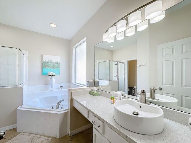 Building Photo - STUNNING Emerald Island Resort 5 bedroom 4...