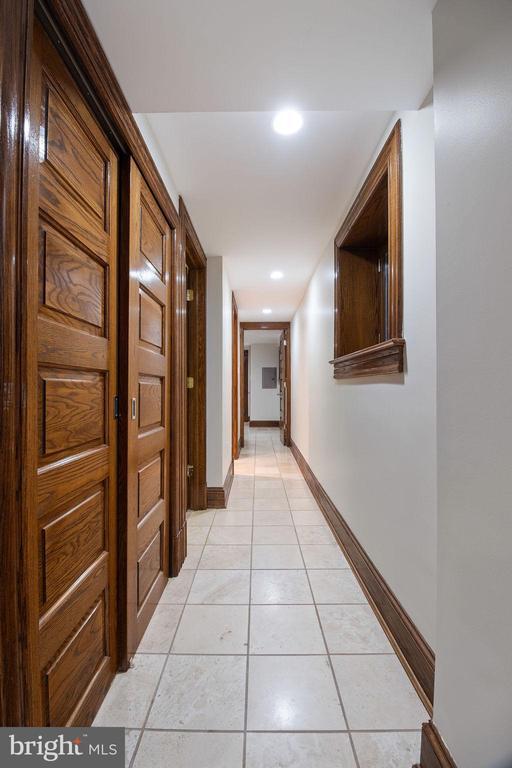 Building Photo - 1120 East Capitol St NE