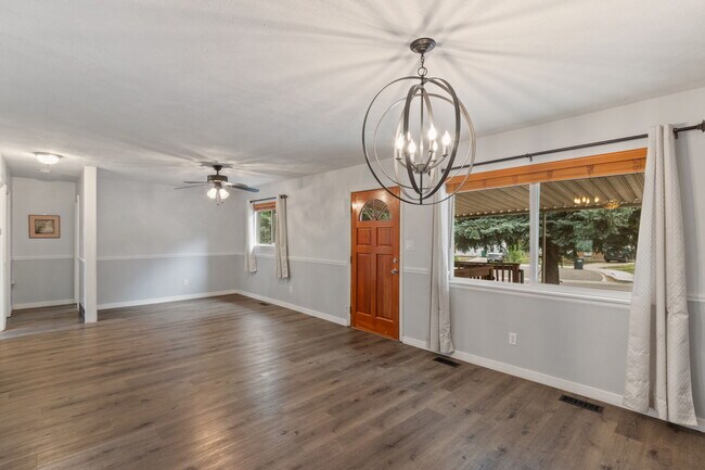 Building Photo - 341 Longfellow Dr
