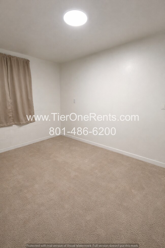 Building Photo - **MOVE IN SPECIAL** Half off first month's rent