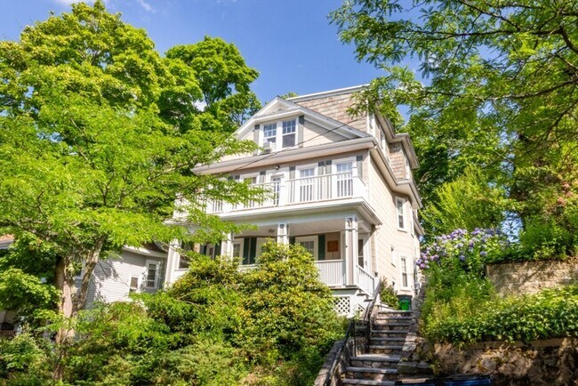 Primary Photo - 80 Aldrich St