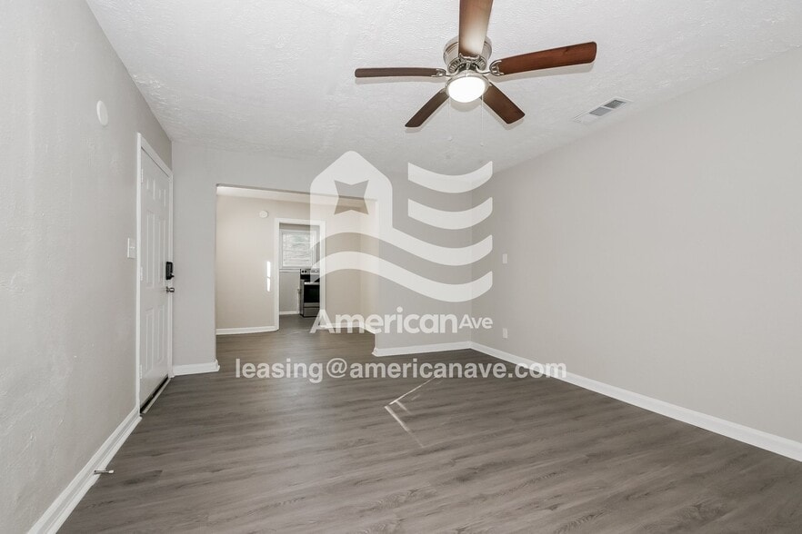 Building Photo - 2434 Pye Ave