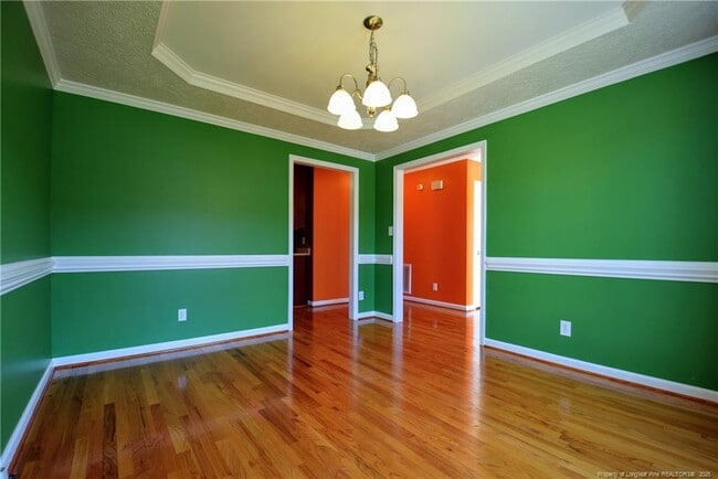 Building Photo - 324 Roundtree Dr