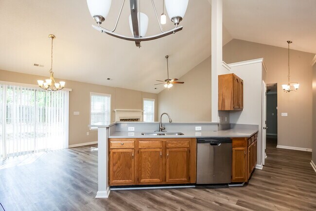 Building Photo - 5136 Haybridge Rd