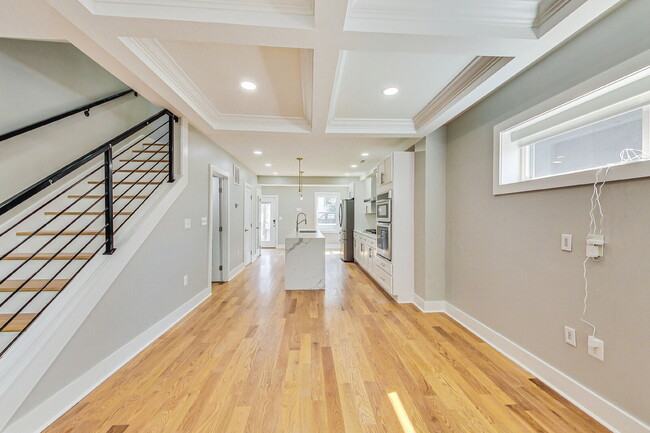 Building Photo - 1124 Owen Pl NE