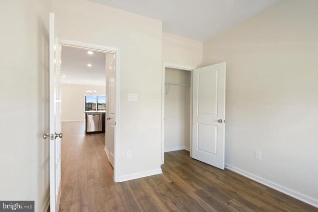 Building Photo - 568 Banquet Ln