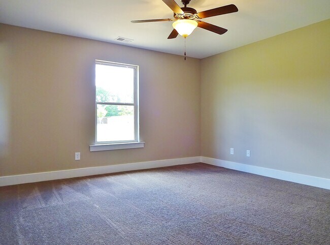 Building Photo - Home for Rent in Vance, AL... Available to...