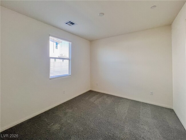 Building Photo - 11870 River Hawk Ave