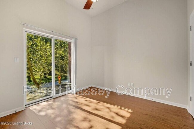 Building Photo - 2745 Grinstead Dr