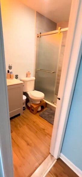 Bathroom 2 - 1002 Woodbridge Commons Way
