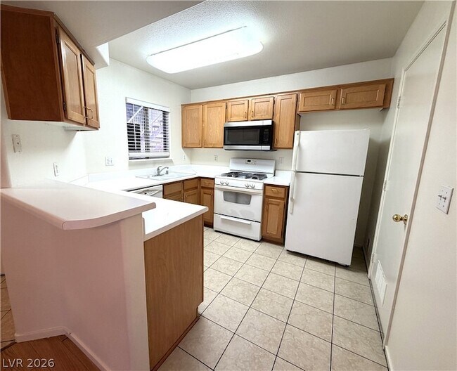 Building Photo - 4555 E Sahara Ave