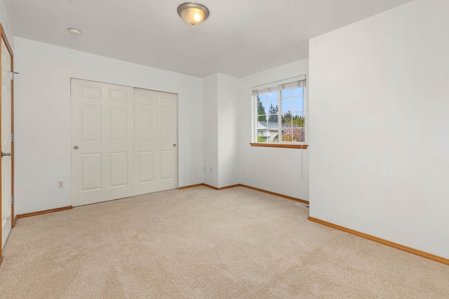 Building Photo - 13419 31st Dr SE