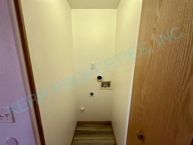 Building Photo - Spacious 3-Bed Oasis with 1.5 Baths in Portland – Your Next Home Awaits!