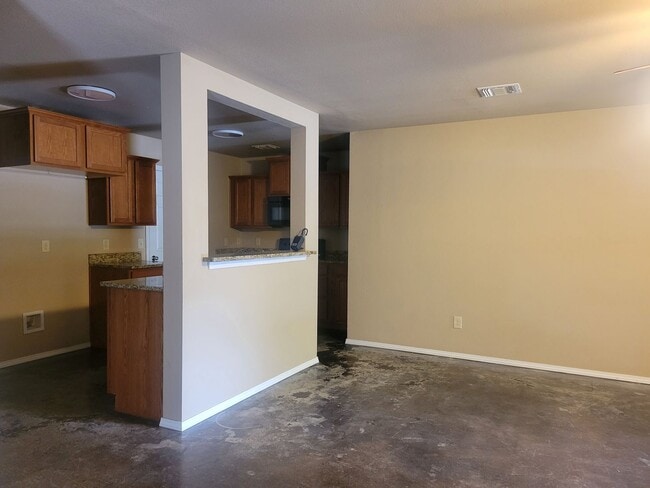 Building Photo - 2712 Steve's Way