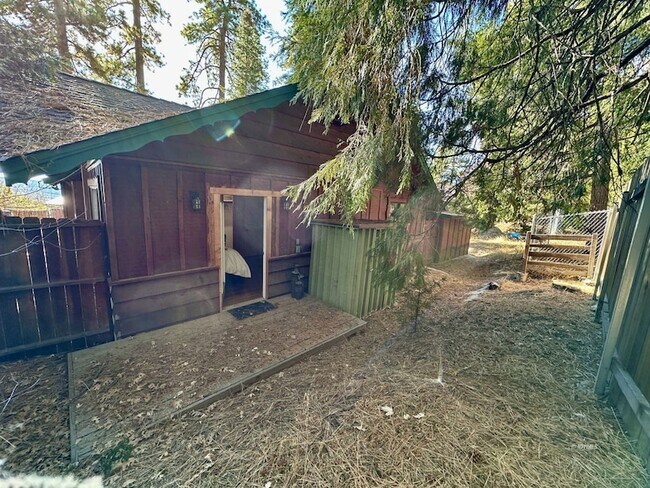 Building Photo - 53290 Deer Foot Ln