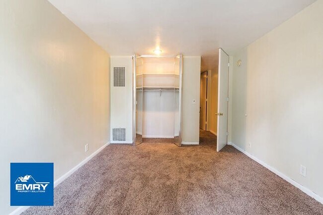 Building Photo - Beautiful 2 Bedroom, 2 Bathroom Condo In C...