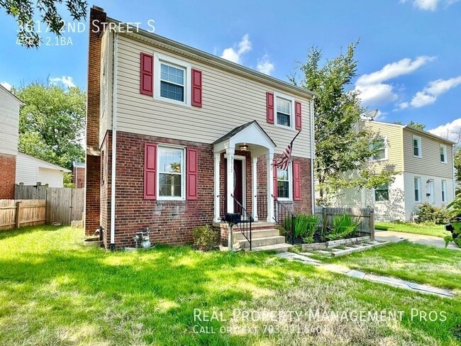 Building Photo - 3617 2nd St S