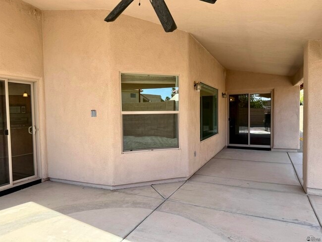 Building Photo - 10607 S Avenida Canela
