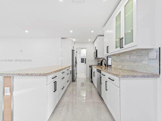 Building Photo - 19850 Franjo Rd