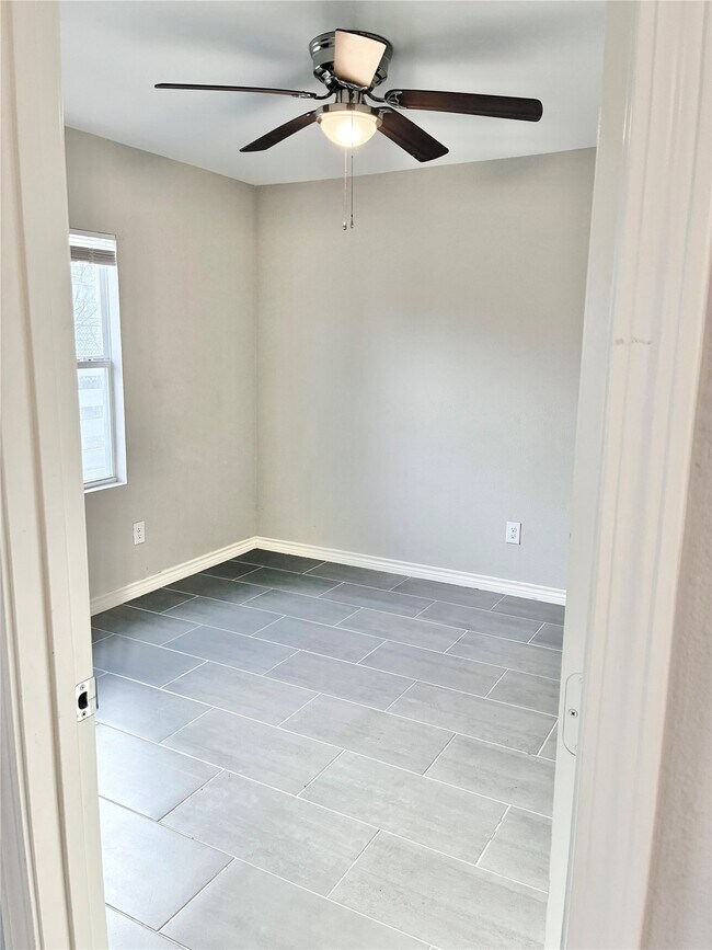 Building Photo - 2220 Avenue L