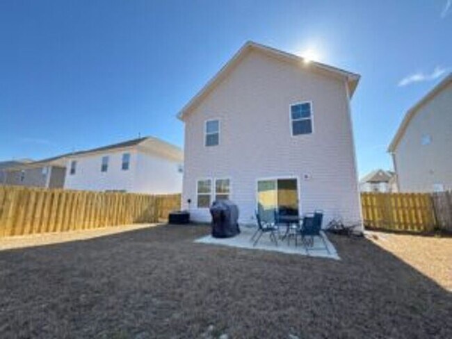 Building Photo - Beaufort Farms