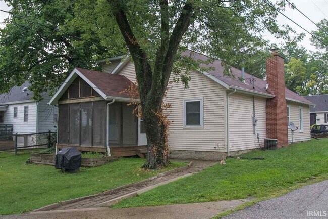 Building Photo - Charming 3BR House in Bloomington