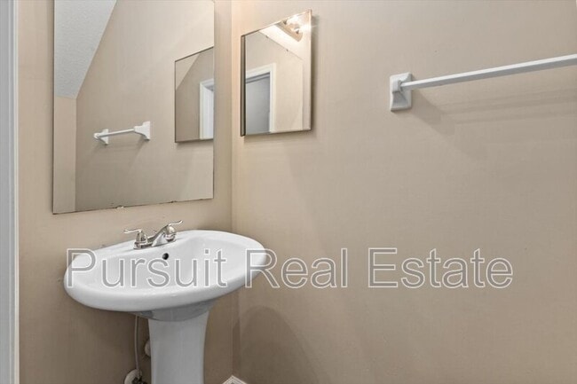 Building Photo - 8618 Ribbon Falls Ln