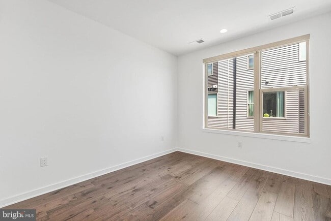 Building Photo - 3213 Birchview Walk