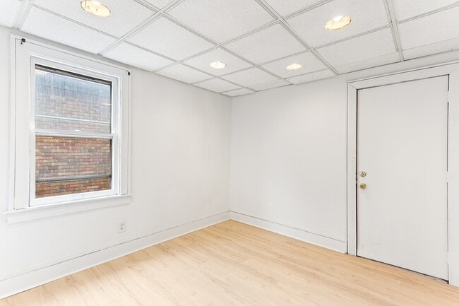 Building Photo - 3821 Pasadena St