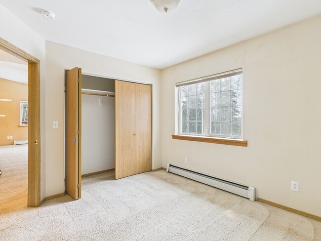 Building Photo - 955 Pickering Dr