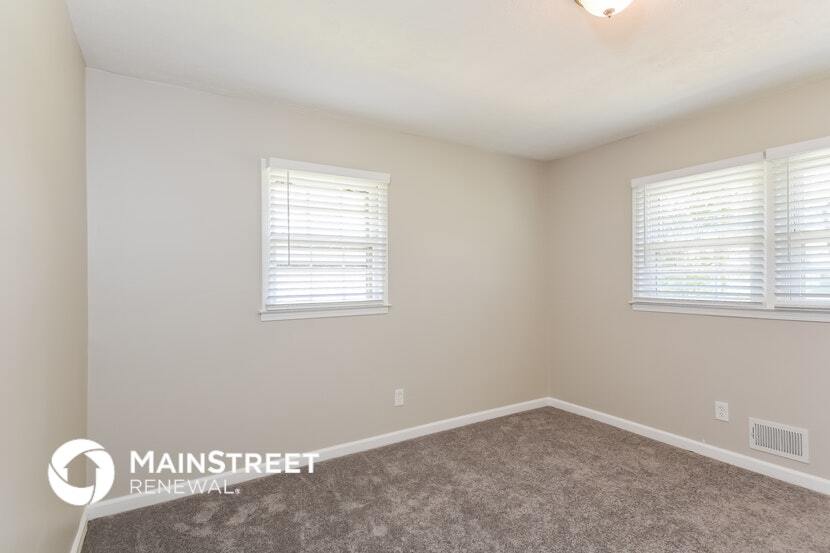 Building Photo - 5613 Woodland Dr