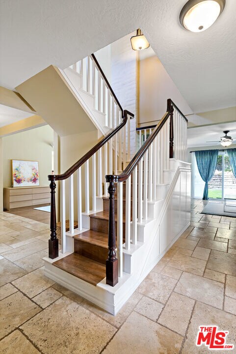 Building Photo - 683 Triunfo Canyon Rd