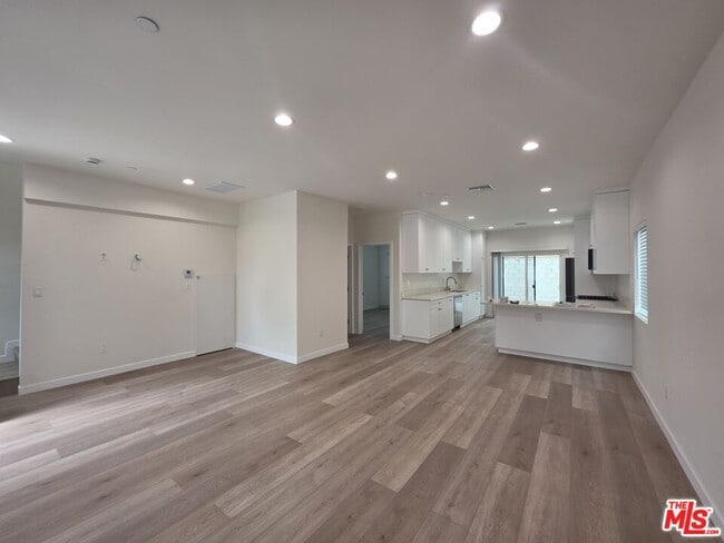 Building Photo - 6748 Ben Ave