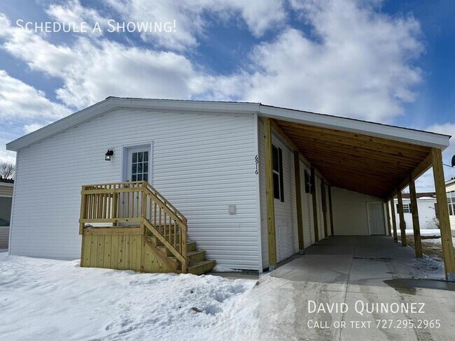 Building Photo - 6916 Country Ln