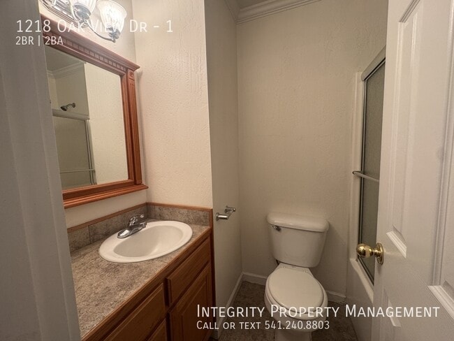 Building Photo - 1218 Oak View Dr