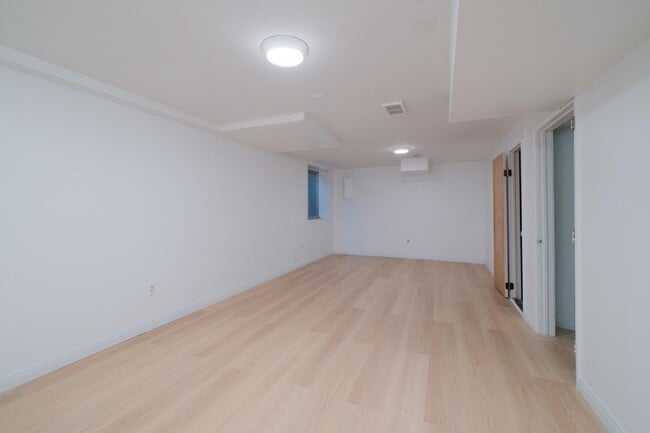 Building Photo - 5188 Richard Run W