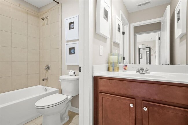 Building Photo - 705 Pressing Dr