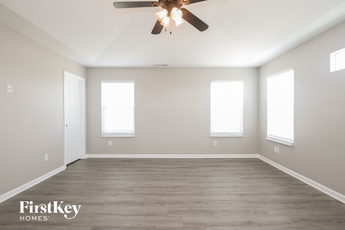 Building Photo - 737 Prospector Dr