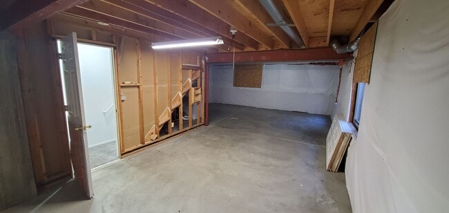 Building Photo - 2ND MONTH FREE FOR LEASE STARTING OCT 16!!