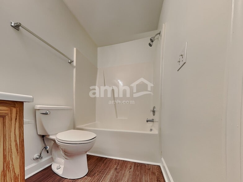 Building Photo - 3700 Cashew Dr