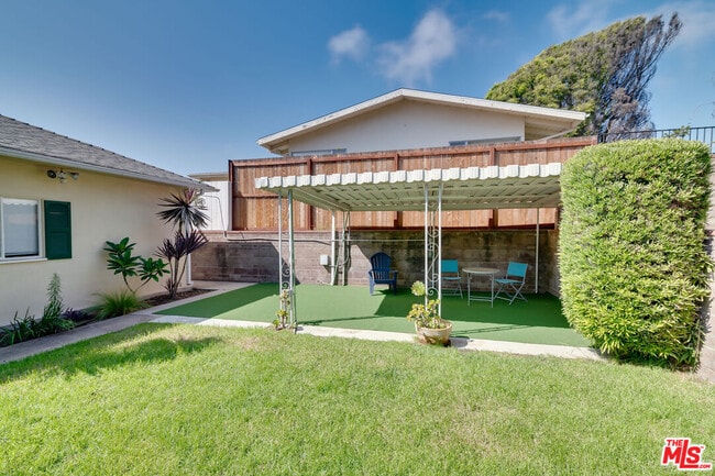 Building Photo - 214 Bellino Dr