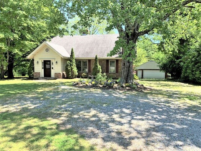 Building Photo - 3007 Groometown Rd