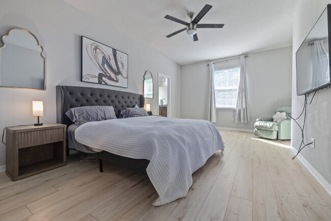 Building Photo - "Charming 3-Bedroom Retreat with Granite T...